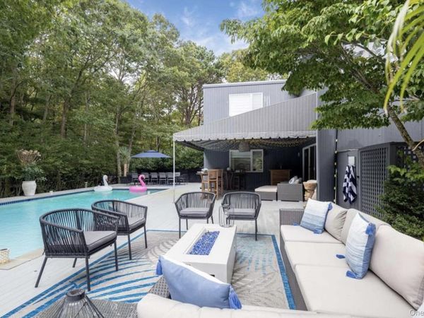 Quogue, NY 11959