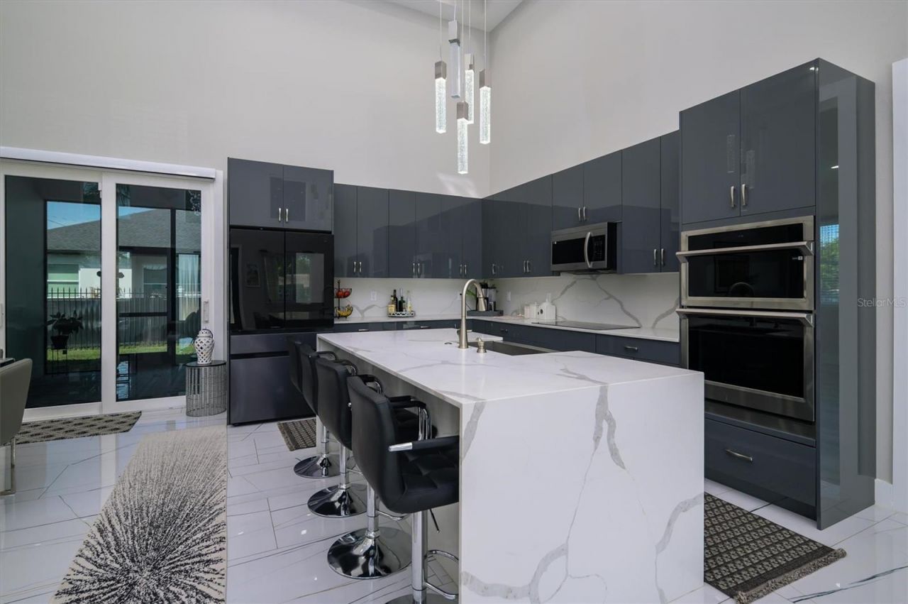 6396 18th Street N, Saint Petersburg, FL 33702 Photo
