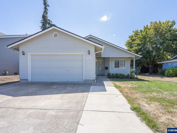 955 Margaret St E, Monmouth, OR 97361