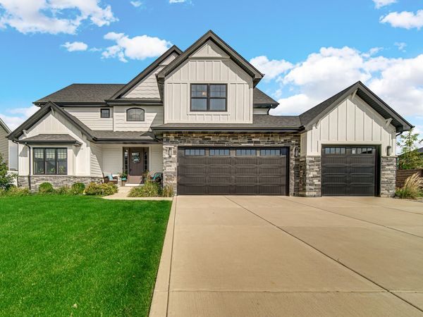 10101 Norwich Drive, Munster, IN 46321