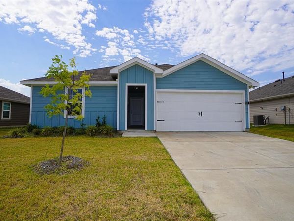 211 Wrought Iron Drive, Nevada, TX 75173