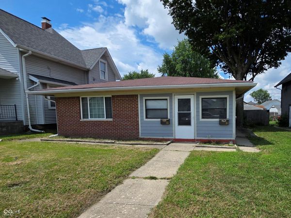 84 S 6th Avenue , Beech Grove, IN 46107
