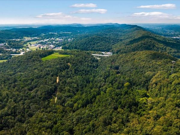 5335 Spalding Dr , Ooltewah, TN 37363