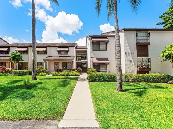 5040 ROSE HILL Drive, Unit 206, Boynton Beach, FL 33437