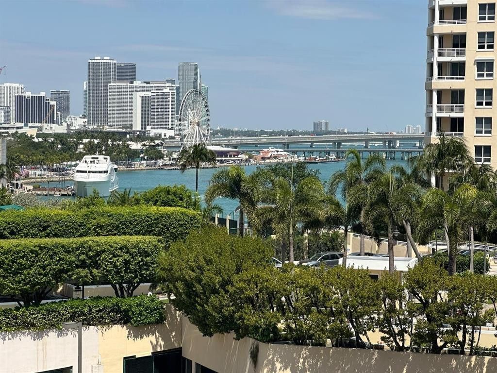 540 Brickell Key Drive, Unit 1214, Miami, FL 33131 Photo