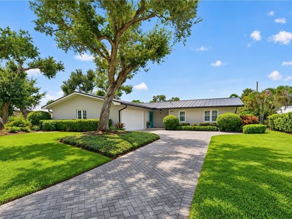 616 Honeysuckle Lane, Vero Beach, FL 32963