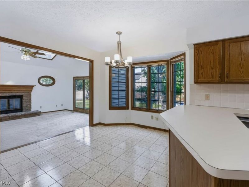 697 Cherry Valley Drive, Amherst, OH 44001 Photo 12