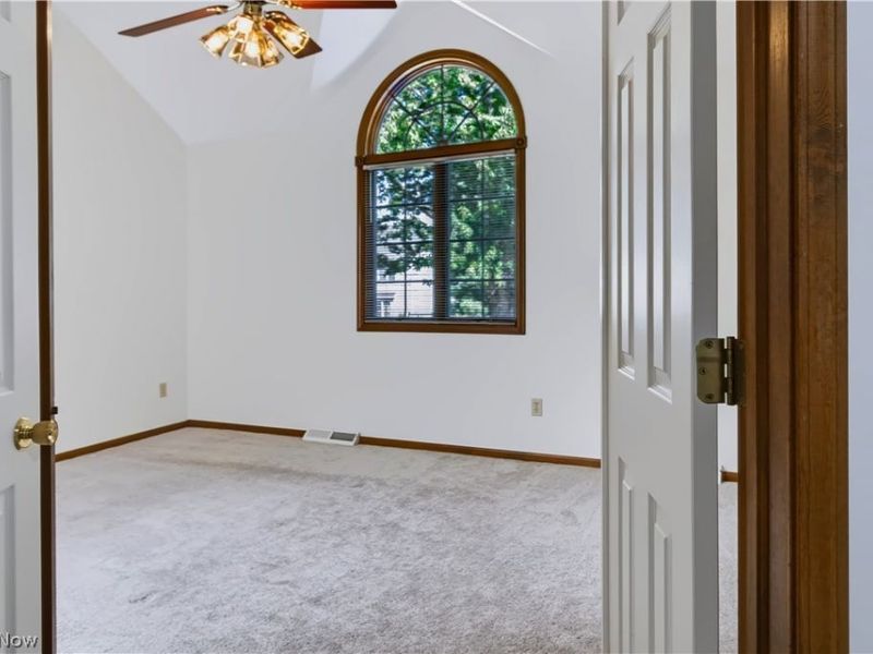 697 Cherry Valley Drive, Amherst, OH 44001 Photo 19