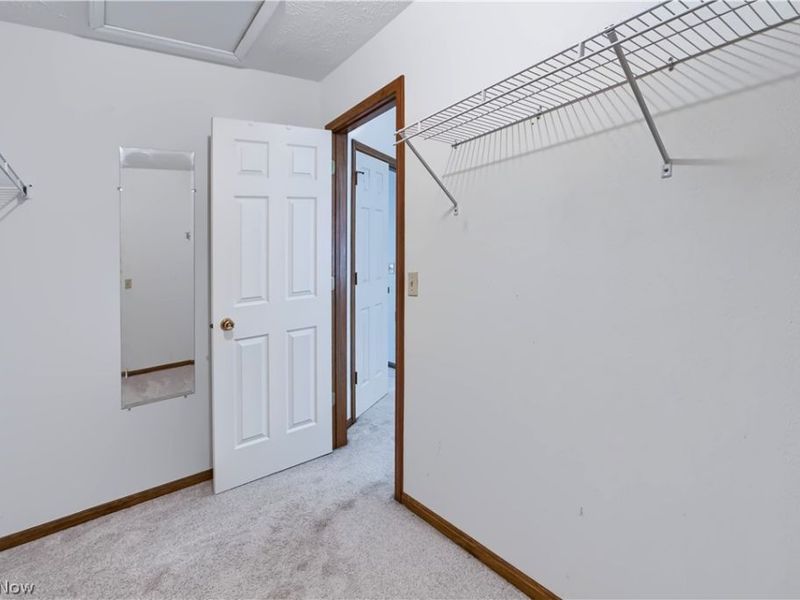 697 Cherry Valley Drive, Amherst, OH 44001 Photo 23