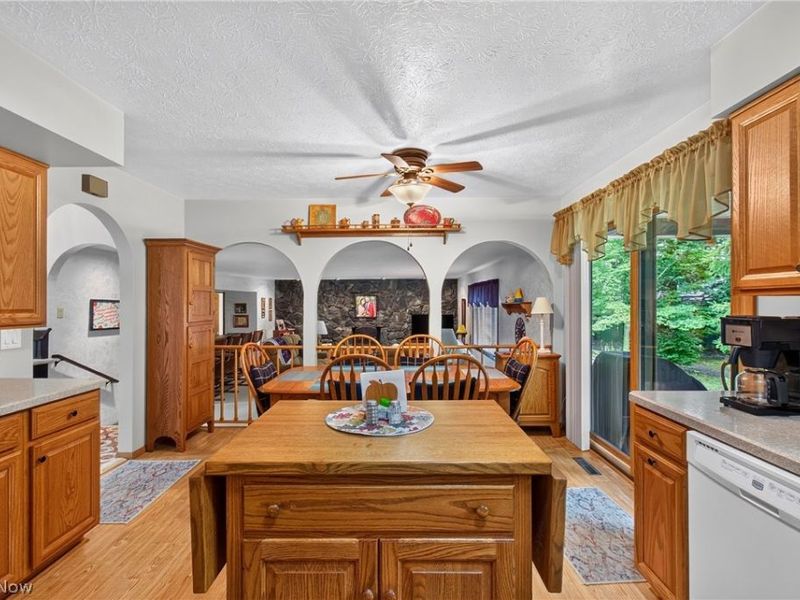 9961 Cedarwood Drive, North Royalton, OH 44133 Photo 13