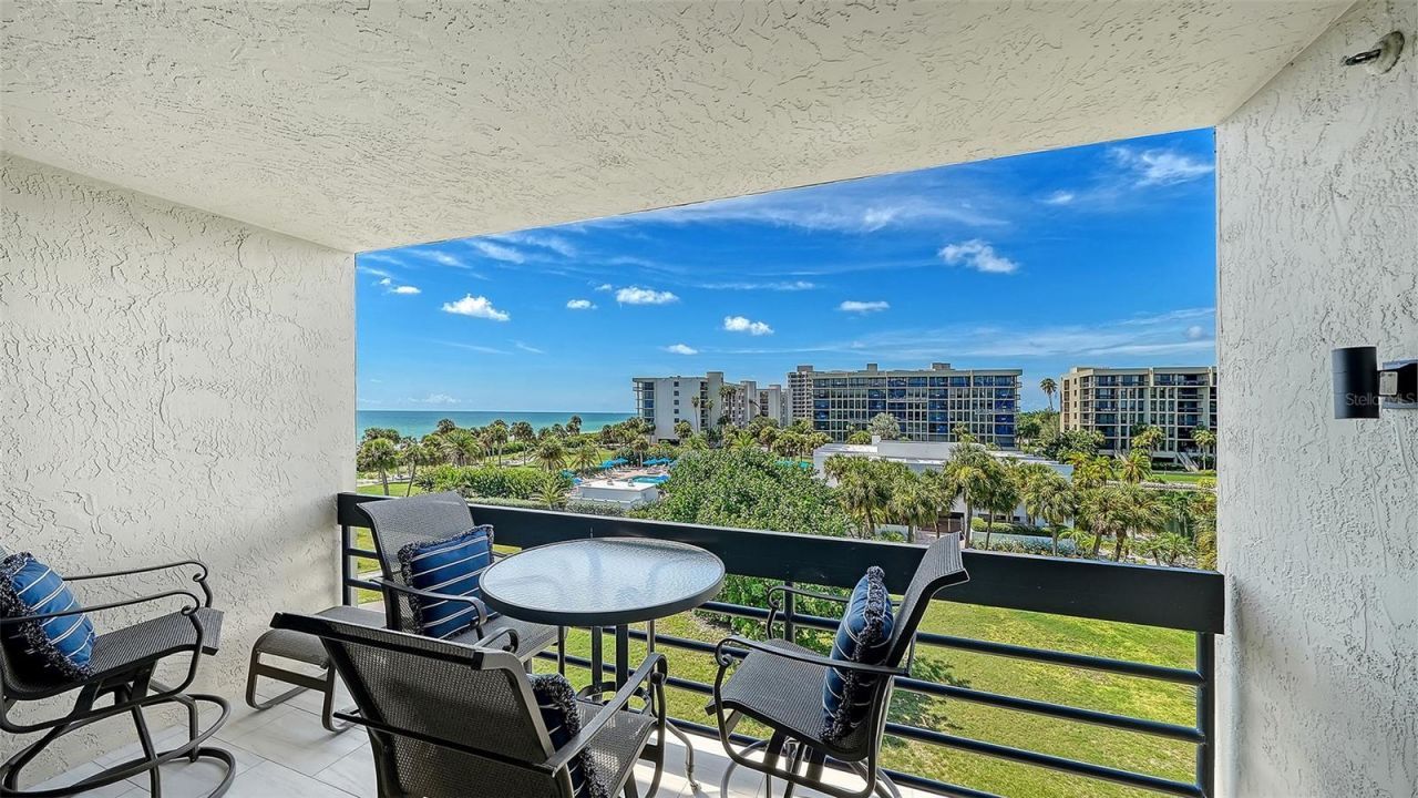 1075 Gulf Of Mexico Drive, Unit 303, Longboat Key, FL 34228 Photo
