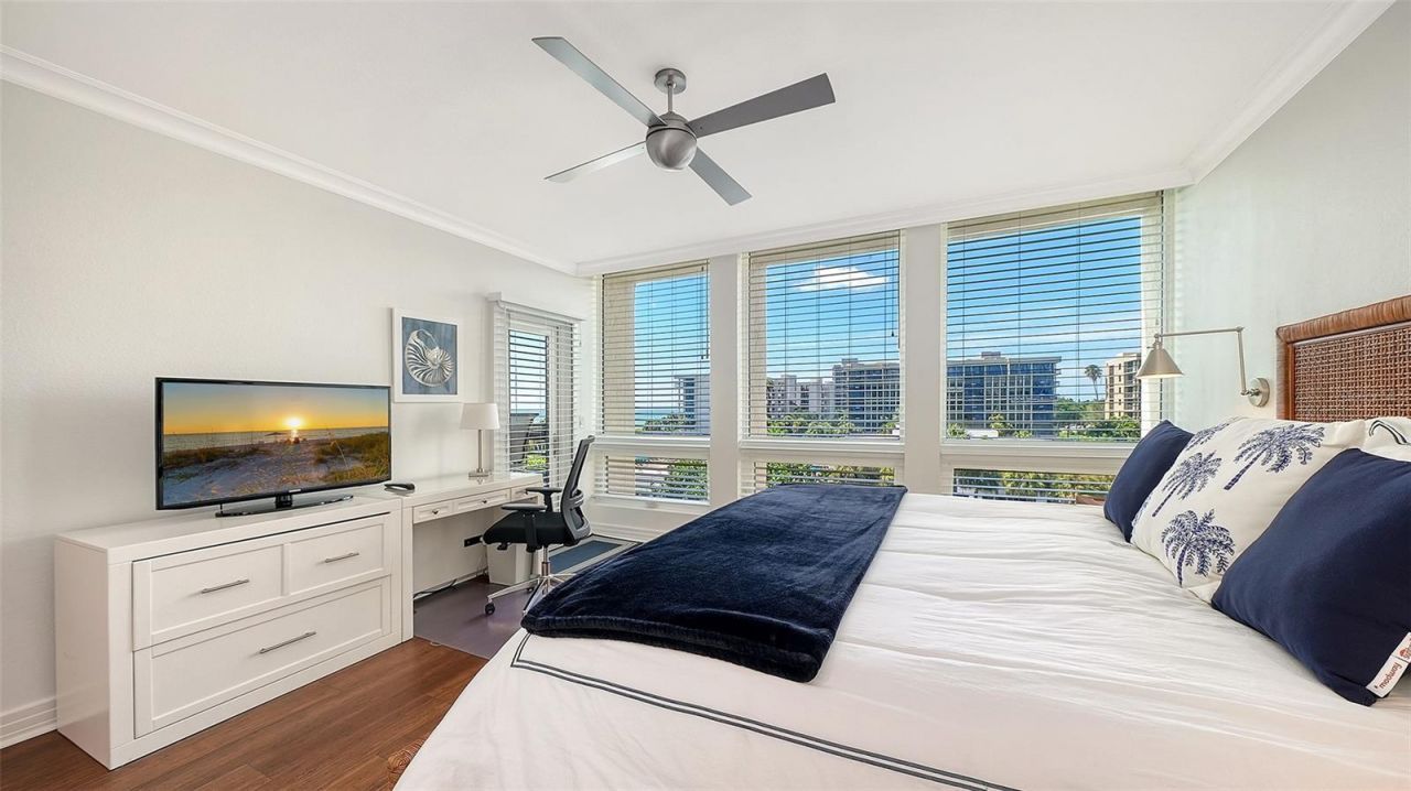 1075 Gulf Of Mexico Drive, Unit 303, Longboat Key, FL 34228 Photo