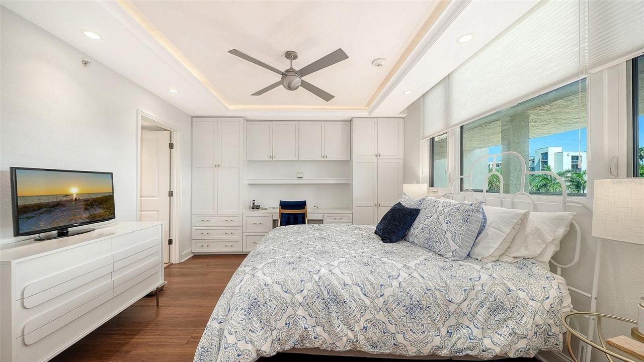 1075 Gulf Of Mexico Drive, Unit 303, Longboat Key, FL 34228 Photo