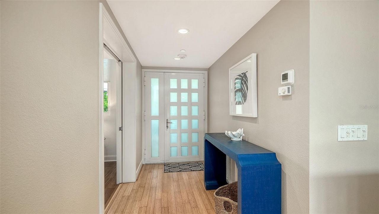 1075 Gulf Of Mexico Drive, Unit 303, Longboat Key, FL 34228 Photo
