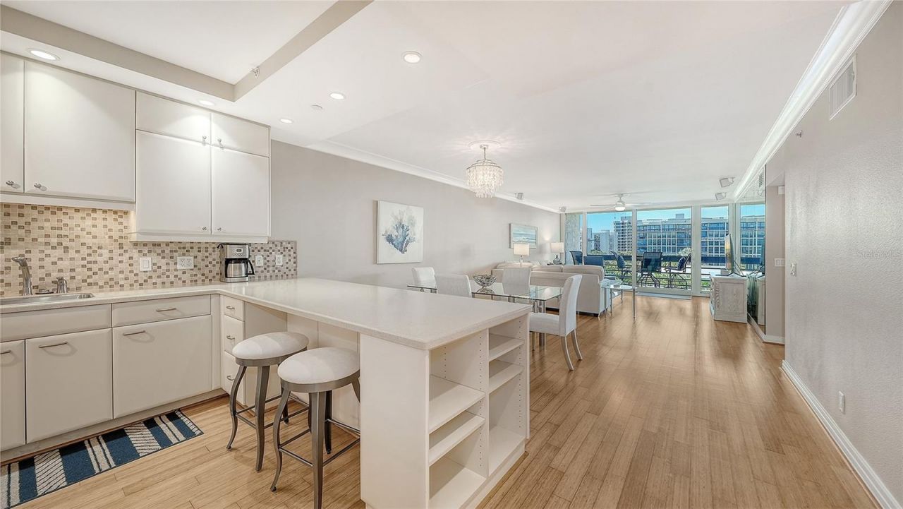 1075 Gulf Of Mexico Drive, Unit 303, Longboat Key, FL 34228 Photo