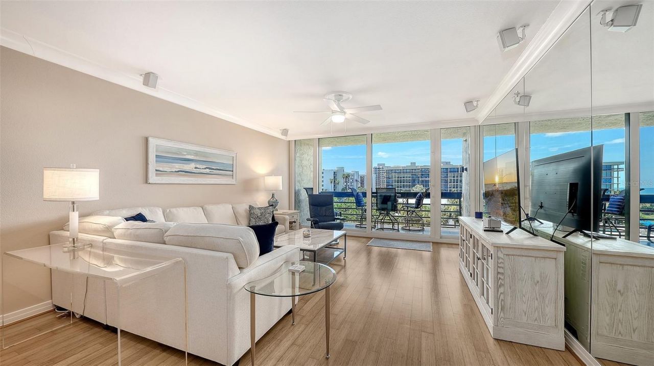1075 Gulf Of Mexico Drive, Unit 303, Longboat Key, FL 34228 Photo