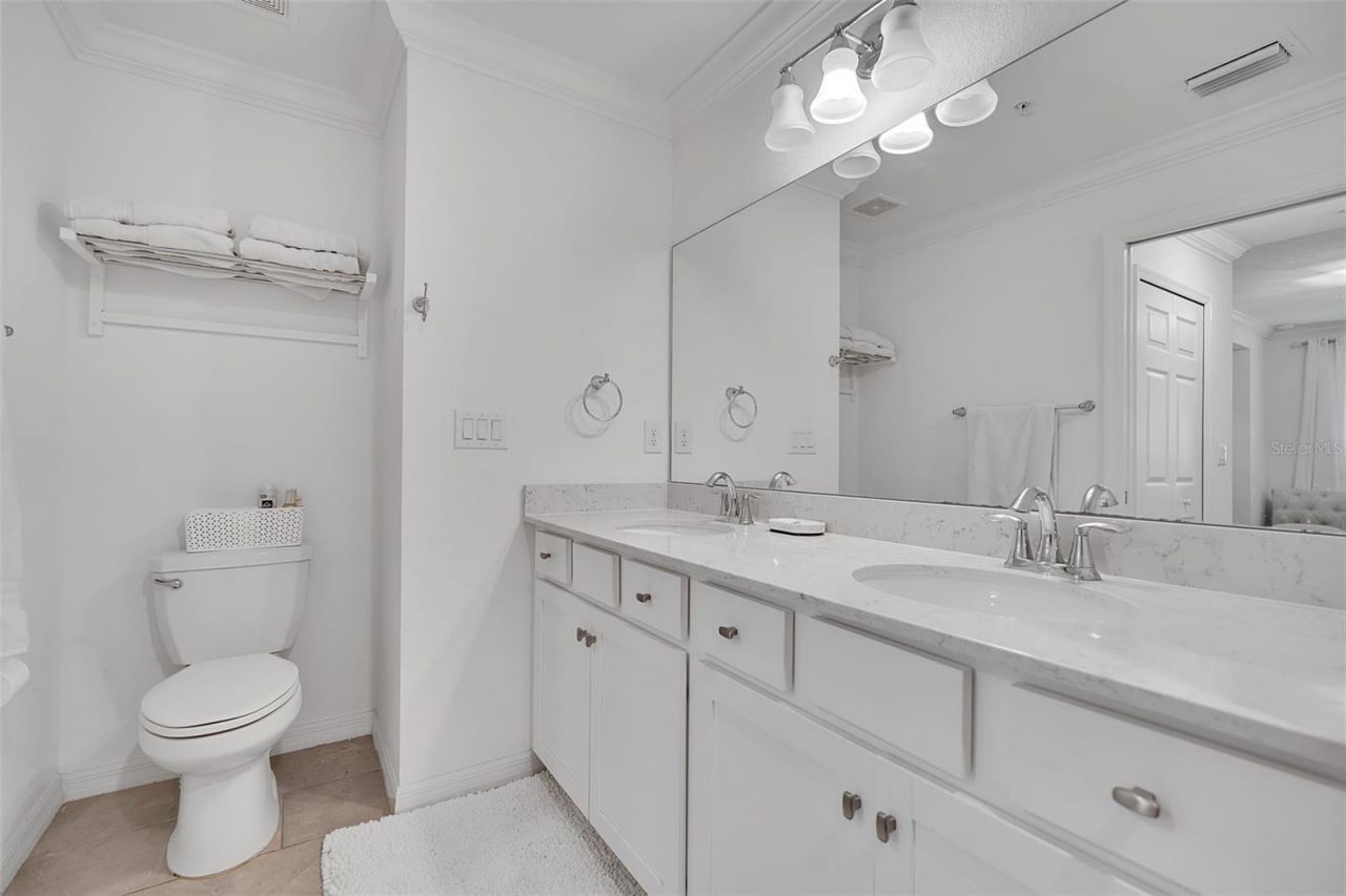 5664 Palmer Circle, Unit 102, Bradenton, FL 34211 Photo