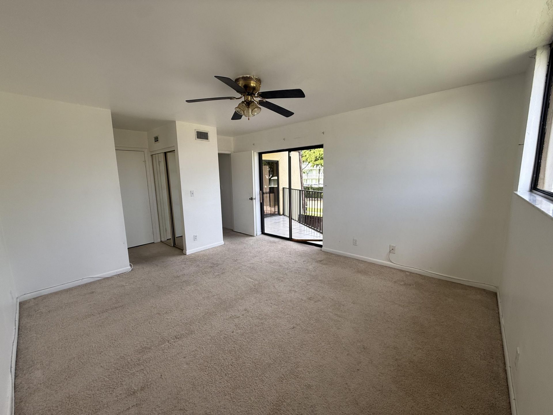 31 Springdale Circle, Palm Springs, FL 33461 Photo