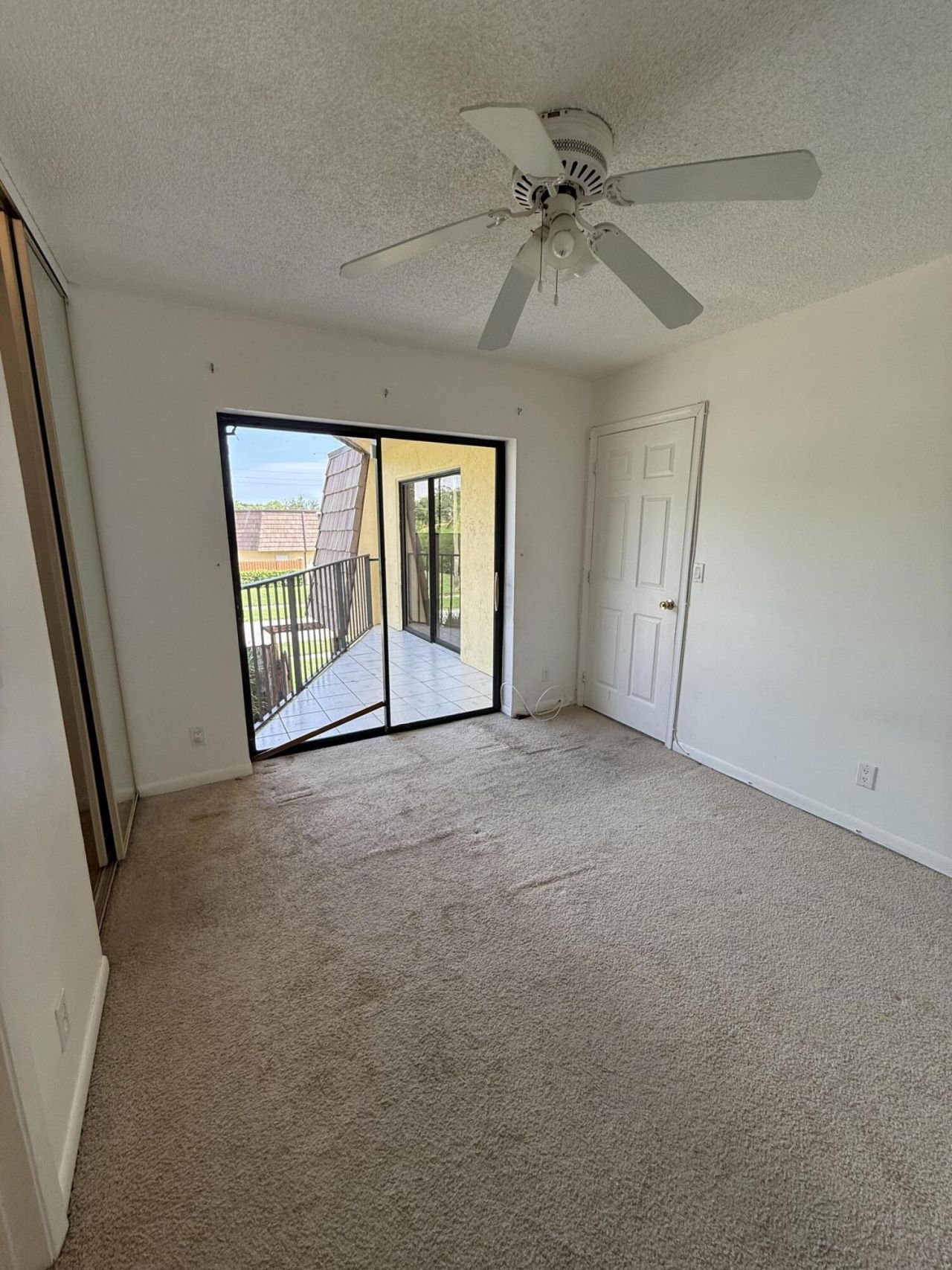 31 Springdale Circle, Palm Springs, FL 33461 Photo