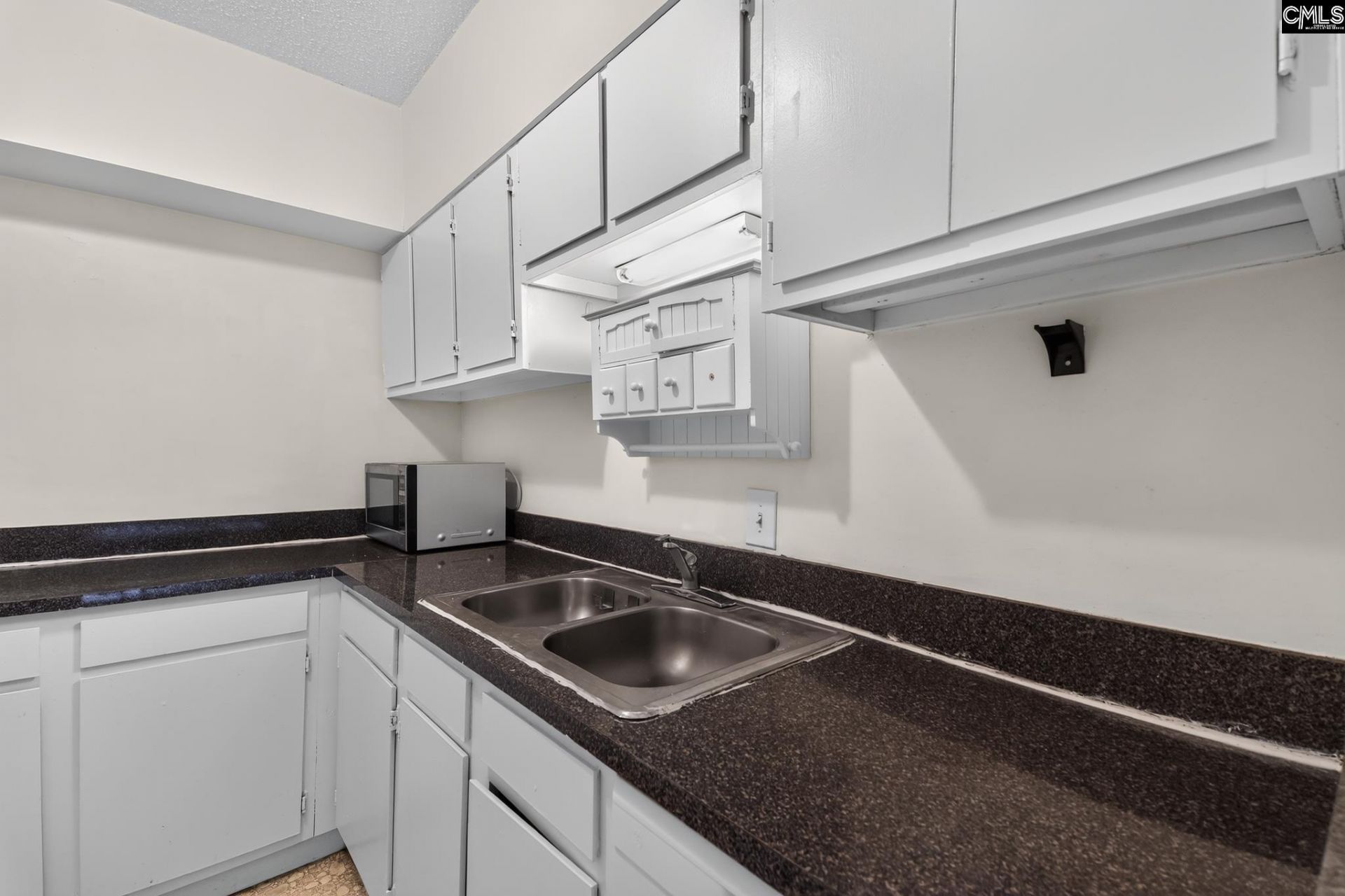 619 King Street Photo 11