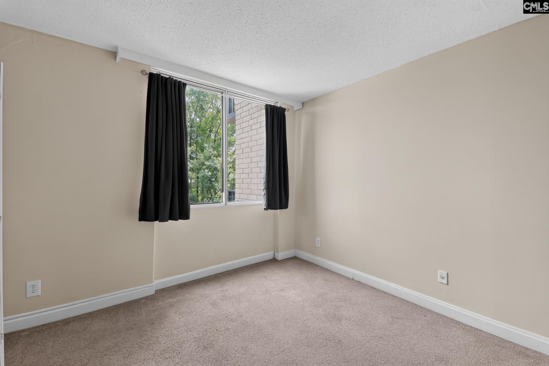 619 King Street Photo 17