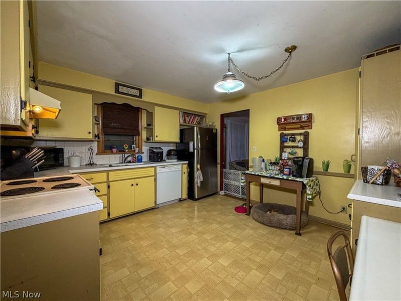 686 Forestridge Drive, Boardman, OH 44512 Photo 3