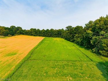 Stone Ave, Navarre, OH 44662