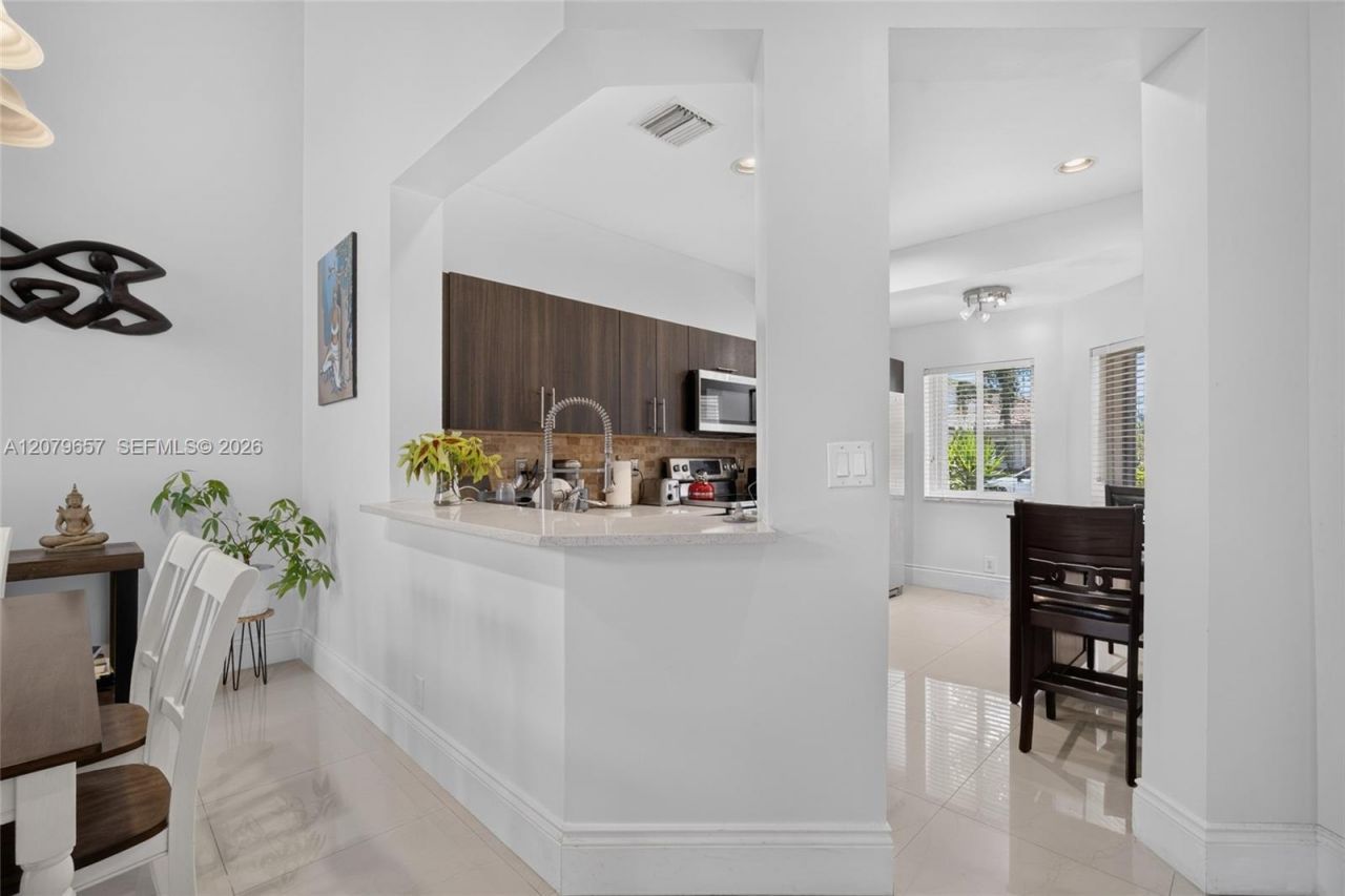 15891 SW 12th St , Pembroke Pines, FL 33027 Photo