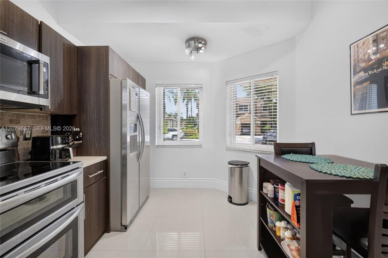15891 SW 12th St , Pembroke Pines, FL 33027 Photo