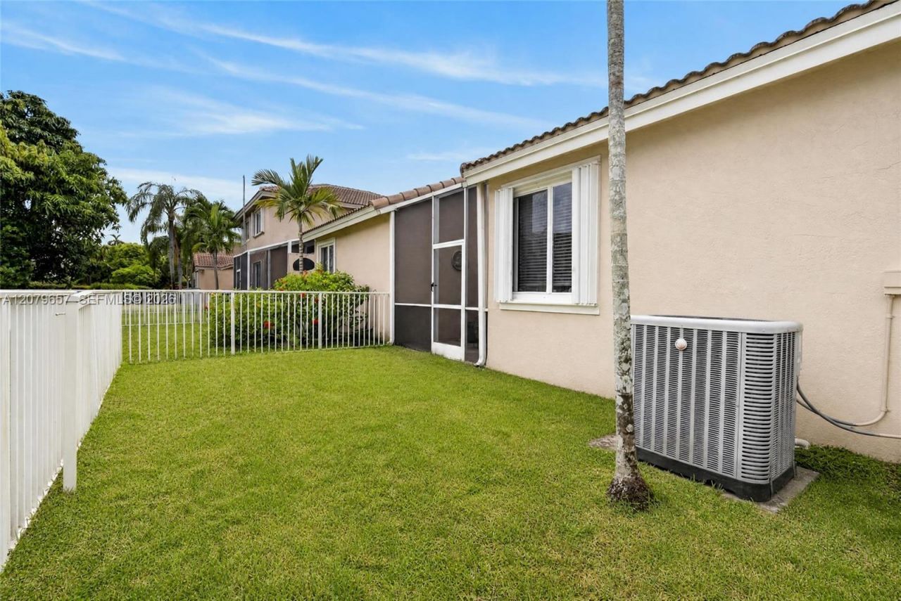 15891 SW 12th St , Pembroke Pines, FL 33027 Photo