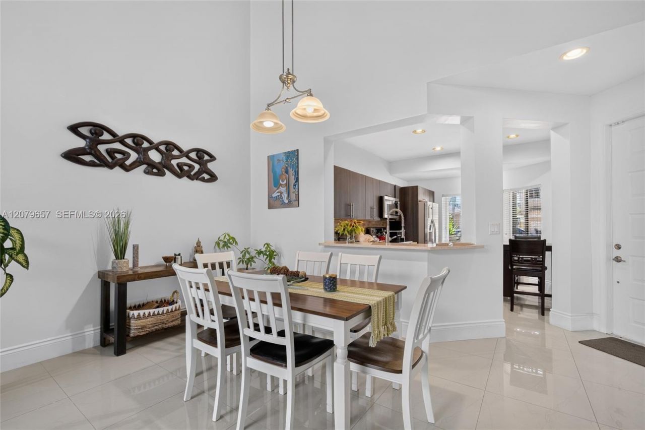 15891 SW 12th St , Pembroke Pines, FL 33027 Photo