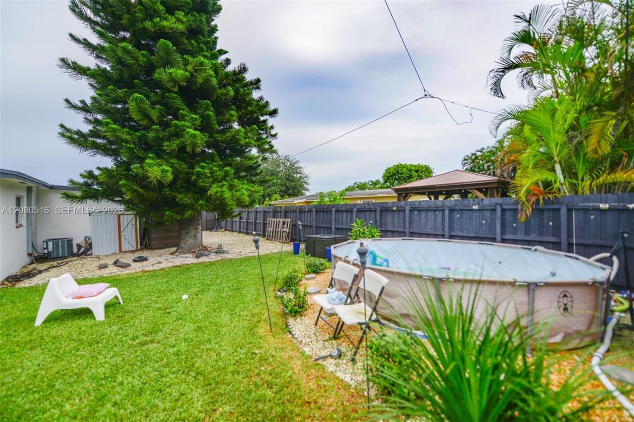 9900 SW 87th St, Miami, FL 33173 Photo