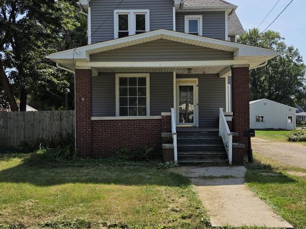 846 E KNOX Street, Galesburg, IL 61401