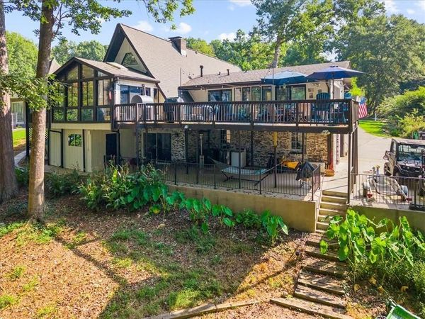 5823 Lakeshore Drive, Buford, GA 30518