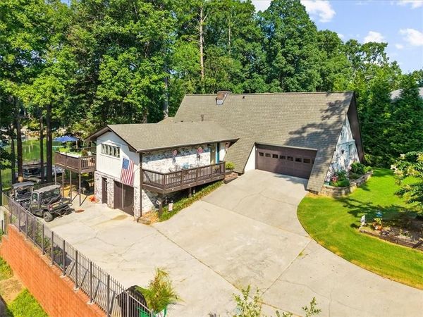 5823 Lakeshore Drive, Buford, GA 30518