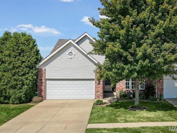 6837 Kensington Drive , Maryville, IL 62062