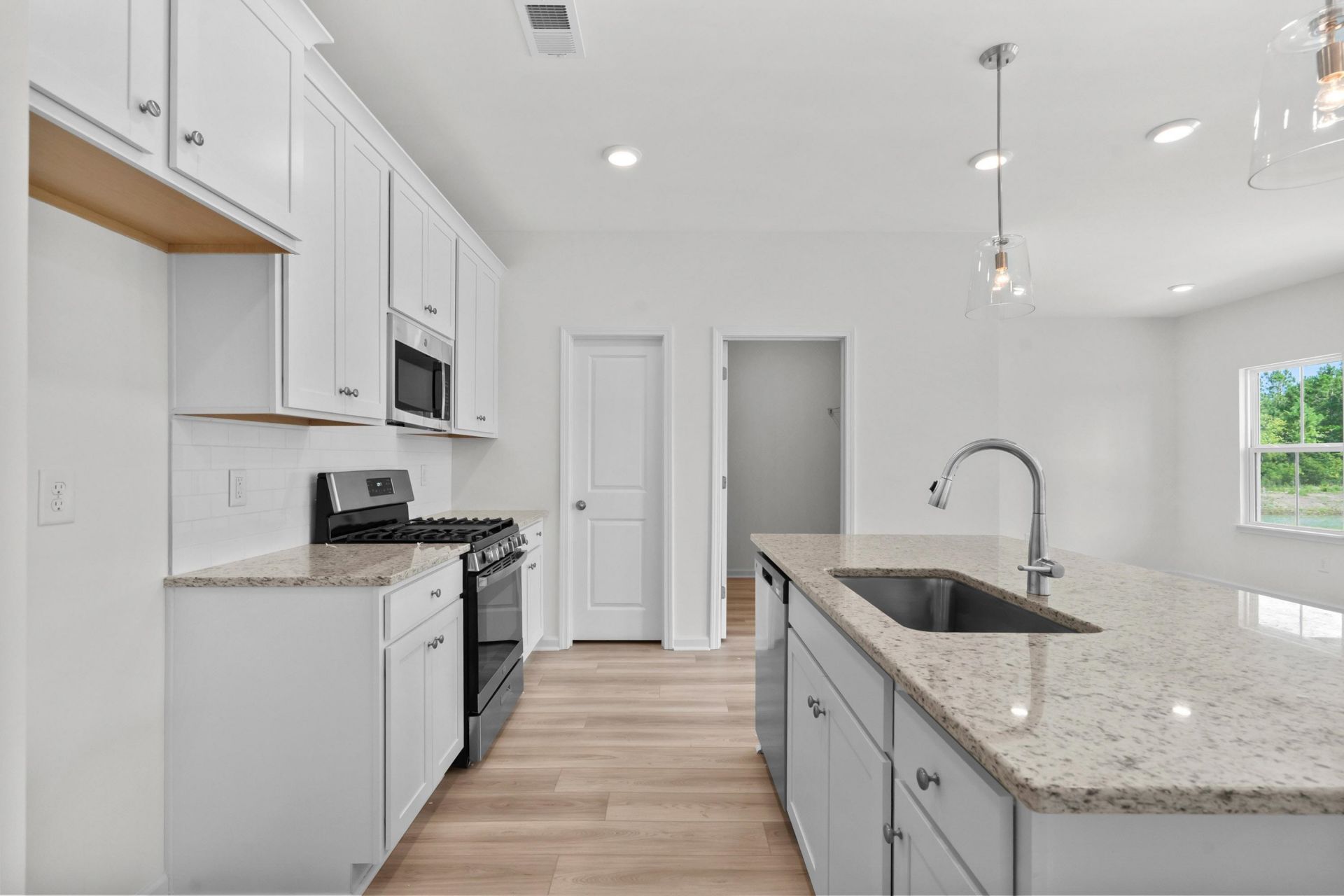 751 Sun Colony Blvd.  Photo 14