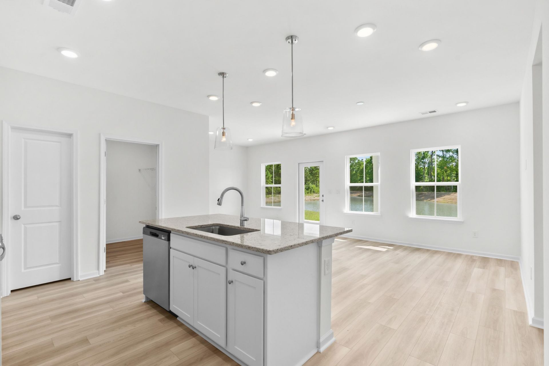751 Sun Colony Blvd.  Photo 5
