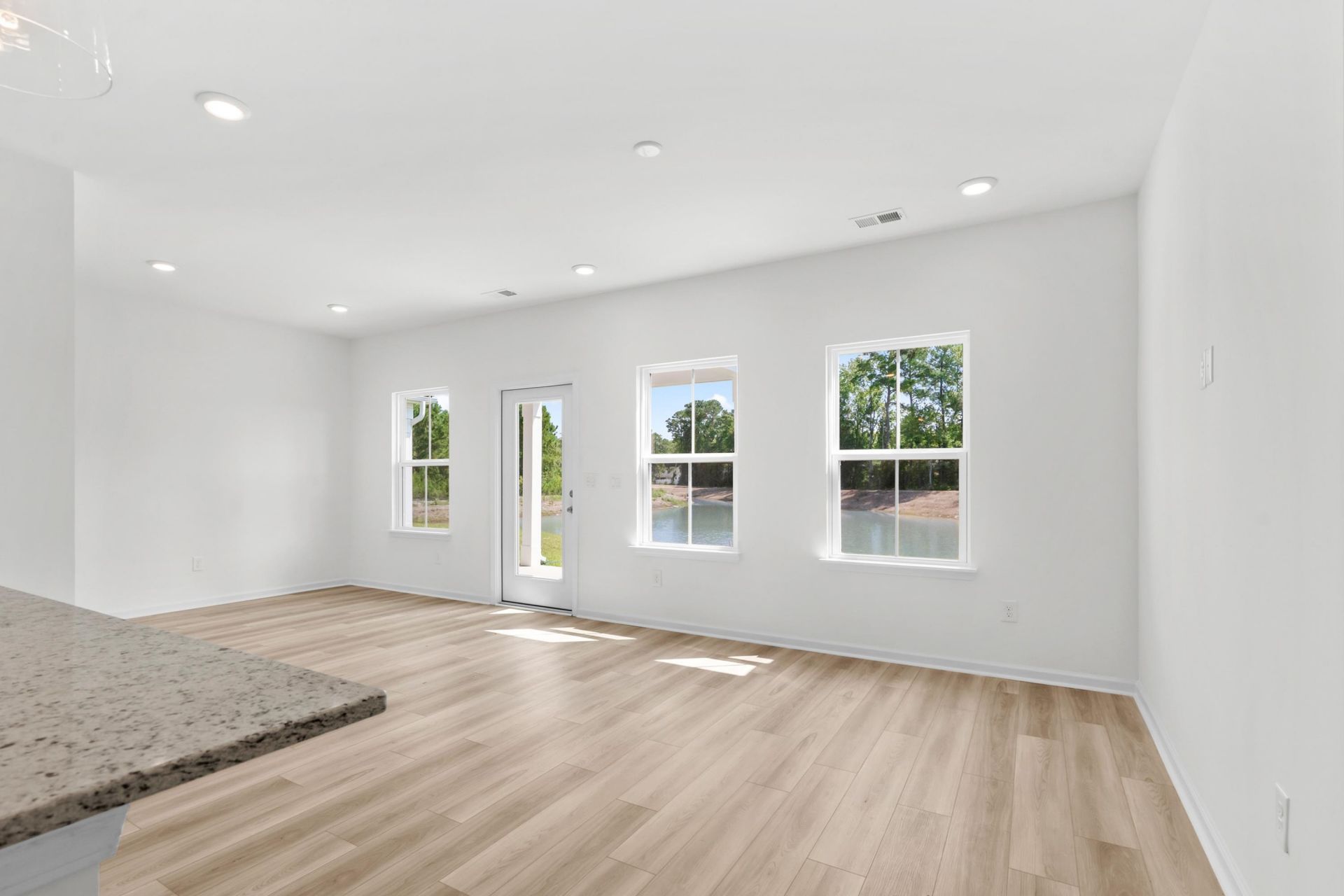 751 Sun Colony Blvd.  Photo 6