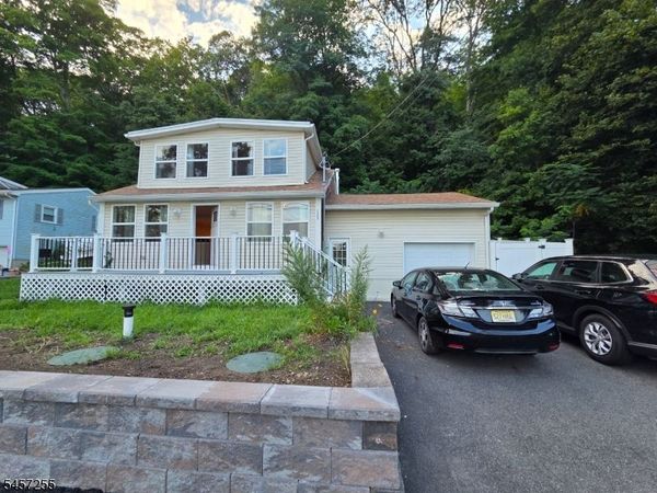 123 Lackawanna Dr, Byram, NJ 07874