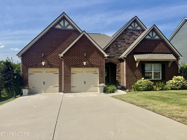 11013 Hunters Knoll Lane, Knoxville, TN 37932