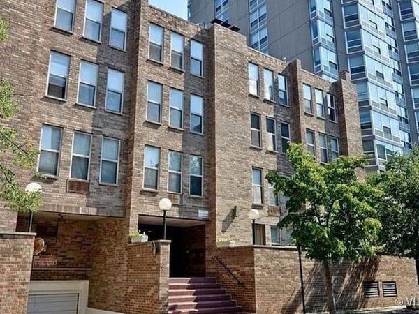 744 W GORDON Terrace , Unit 105, Chicago, IL 60613