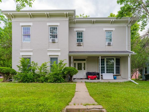 820 S Minnesota Avenue , Saint Peter, MN 56082
