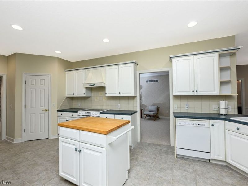5216 East Boulevard NW, Canton, OH 44718 Photo 6