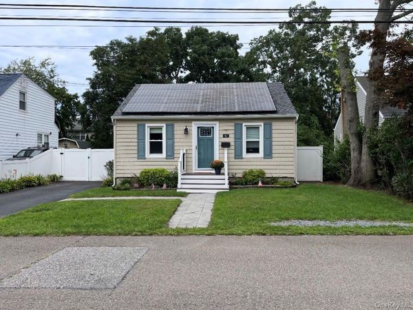 41 W 6th Street , Patchogue, NY 11772