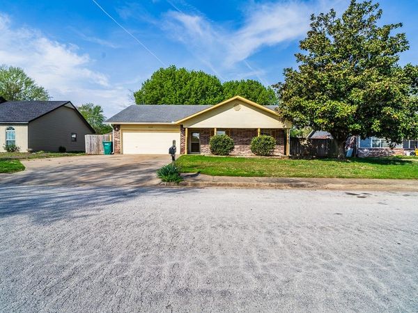 1020 N 29th Street , Rogers, AR 72756