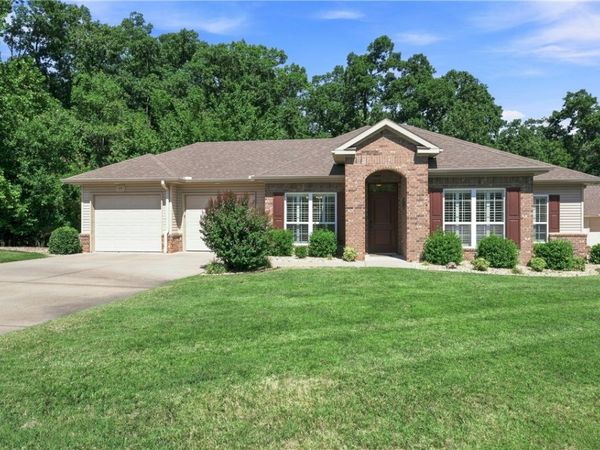 15 Parkridge Drive, Bella Vista, AR 72715