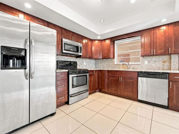 200 NE 12th Ave , Unit 1D, Hallandale Beach, FL 33009