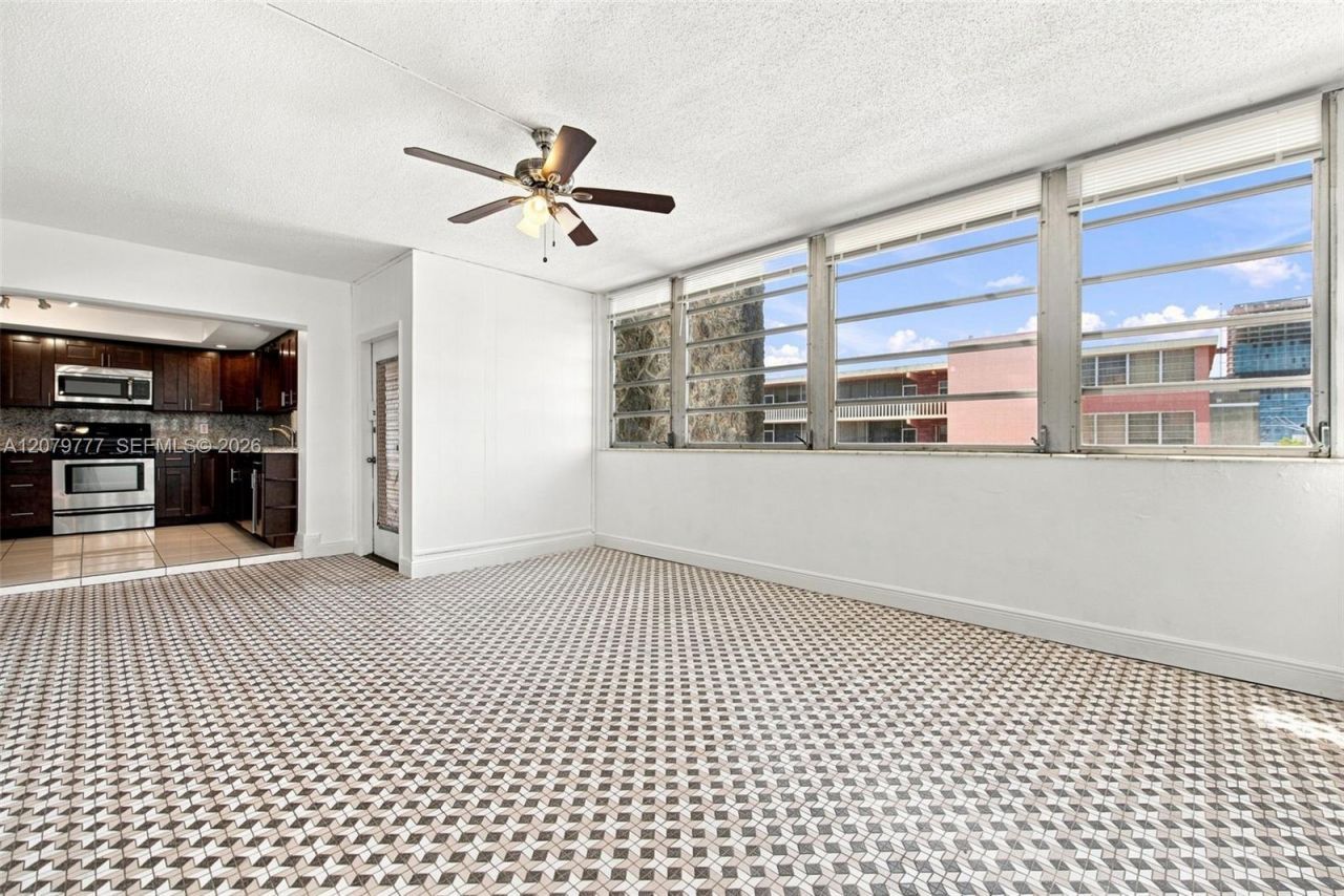 200 NE 12th Ave , Unit 1D, Hallandale Beach, FL 33009 Photo