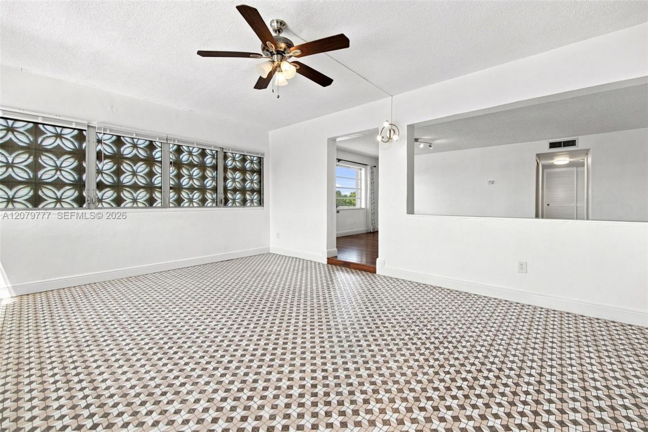 200 NE 12th Ave , Unit 1D, Hallandale Beach, FL 33009 Photo
